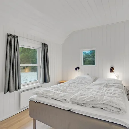 Vakantiehuis Stunning In With Sauna