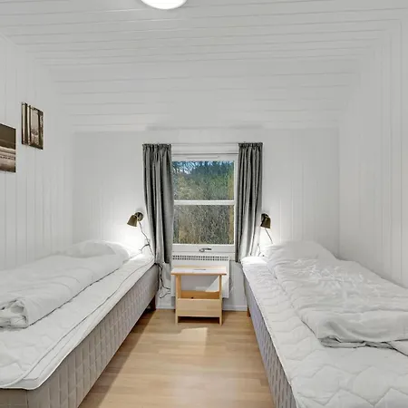 Vakantiehuis Stunning In With Sauna *